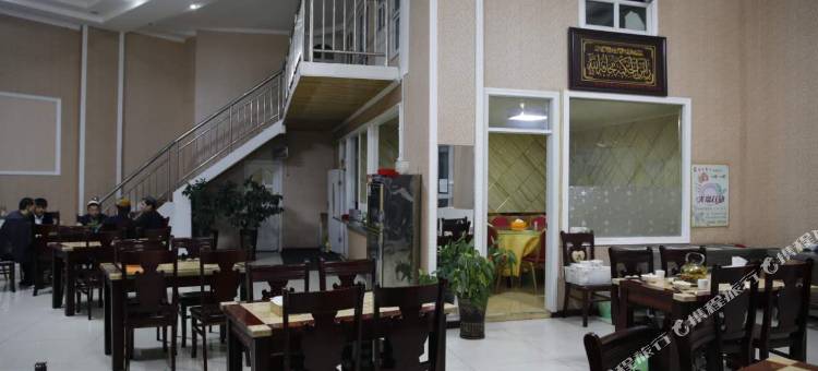 海亚酒店(伊宁市火车站机场店)图片