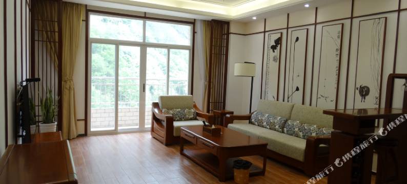 石棉景达河畔温泉酒店图片