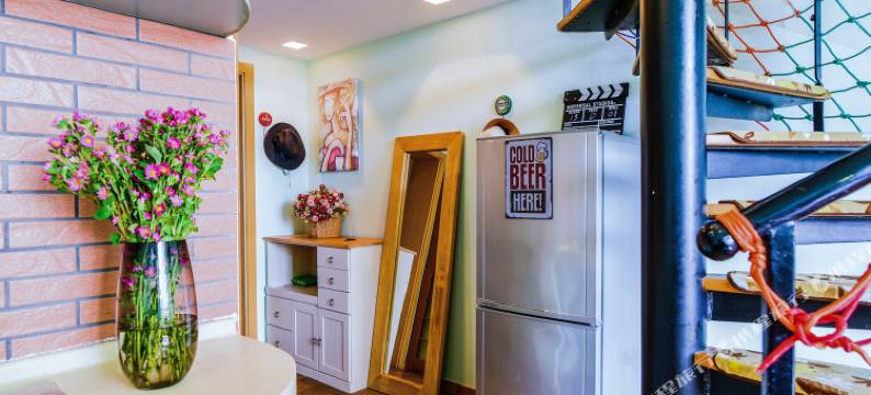 昆明萨瓦迪卡复式公寓(劝学巷分店)图片