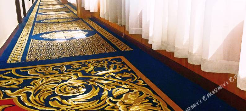 家庭精选超大床酒店图片