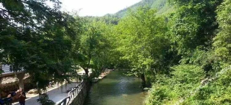 平江纯溪避暑山庄图片