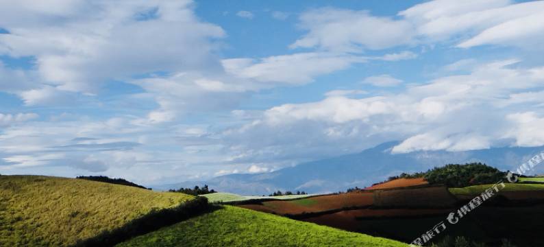 昆明红土高原酒店图片