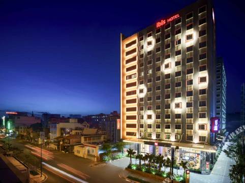 西貢機場宜必思酒店