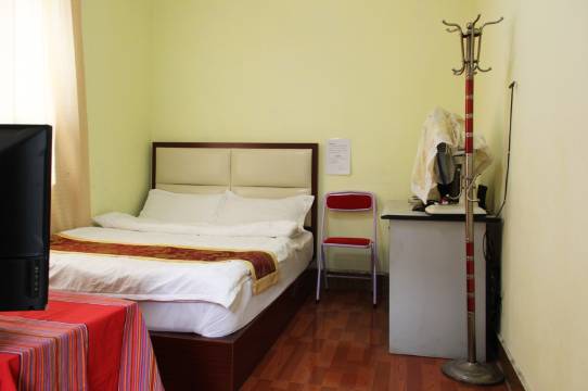 昆明晶源招待所(交三桥地铁站店)