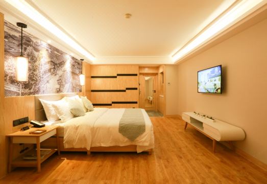 Boshe Chengdu Baicao Road Metro Station Hotel Overview