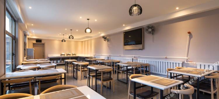 悦为漫酒店(涞源白石山店)图片