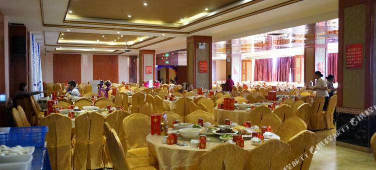 牟定化湖成际大酒店图片