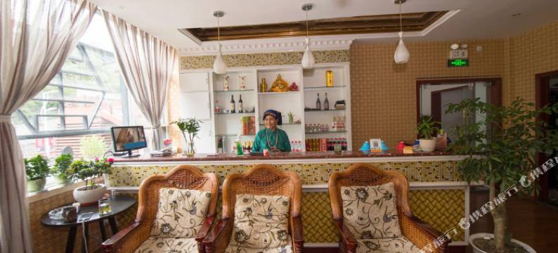 马尔康土司天然阁酒店图片