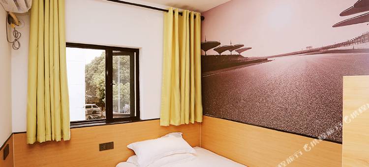 青季酒店(上海宝山万达共康路地铁站店)图片