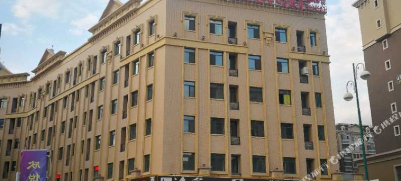 欣悦主题宾馆(机场新天润罗马天街店)图片