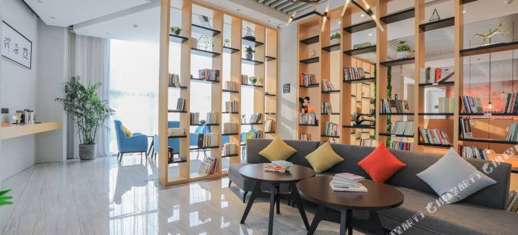 丽呈睿轩酒店(杭州萧山国际机场永盛路地铁站店)图片