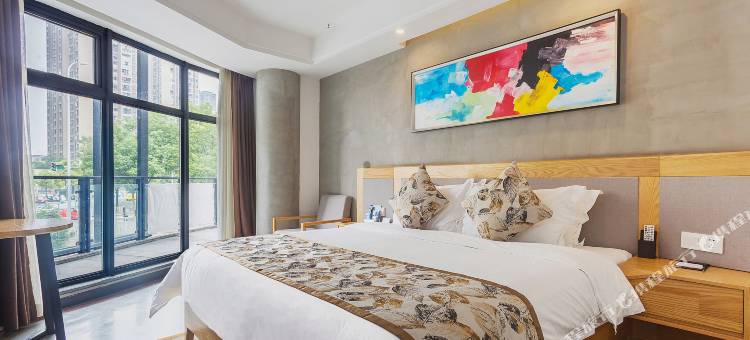 艺龙安云酒店(重庆西站巴国城店)图片