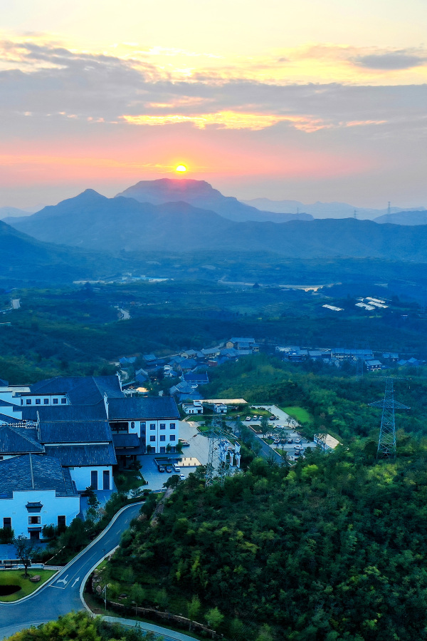 Western Evergreen Pu Zhen HotelOver view