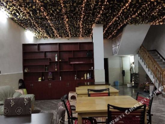 恩施漫居别院_疯狂的牛总