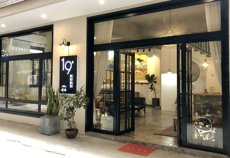 19Homestay Hotel Overview