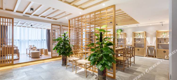 言庐·城市民宿酒店(贵阳花果园双子塔海豚广场店)图片