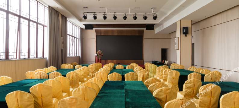 红博城大师园艺术酒店图片