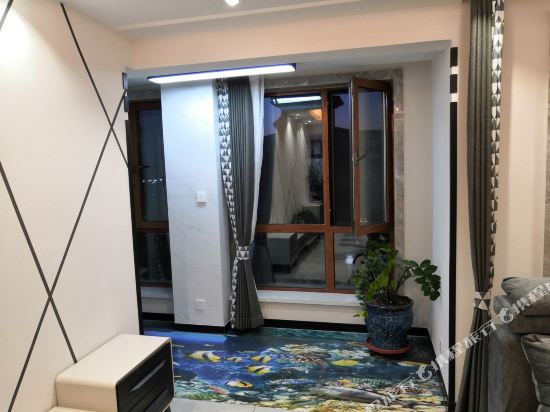 通化超级奶爸艾朋公寓