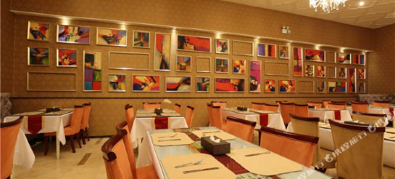 沙漠绿洲水文化主题酒店(地窝堡国际机场店)图片