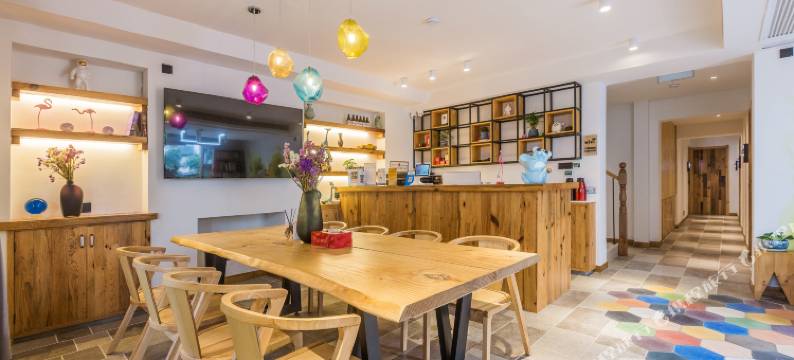 杭州毕竟西湖民宿(雷峰塔花港观鱼店)图片