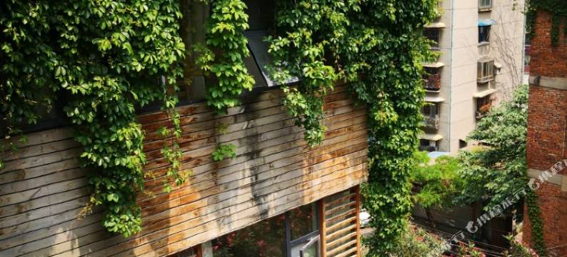 贵阳瑞阁黔府民俗酒店(黔灵山公园紫林庵地铁站店)图片