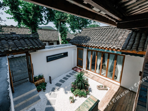 阆中思瑶家子衿民宿