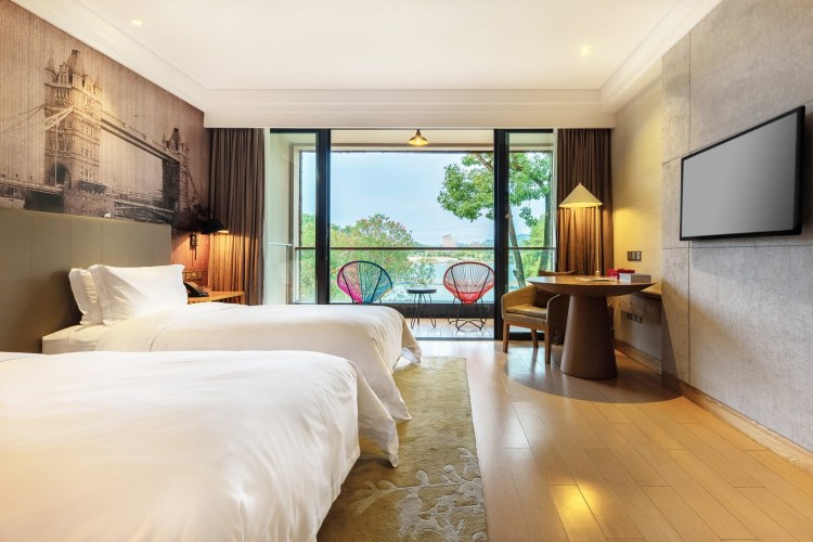 Warm Island Elegant Art Hotel Hotel Overview