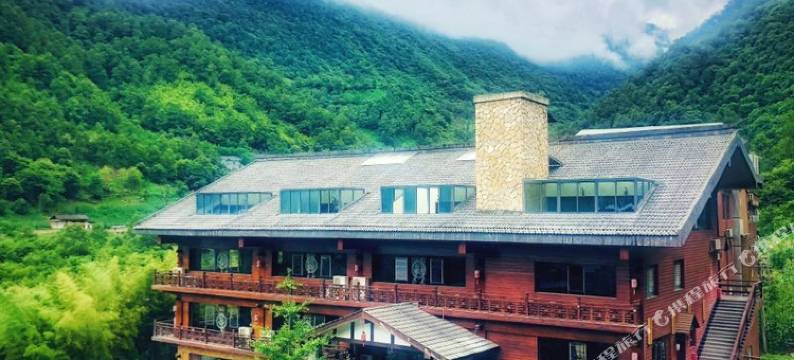 海螺沟木林森村温泉酒店图片