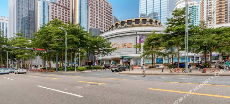 柏卡顿精品酒店(深圳东门步行街晒布地铁站店)图片