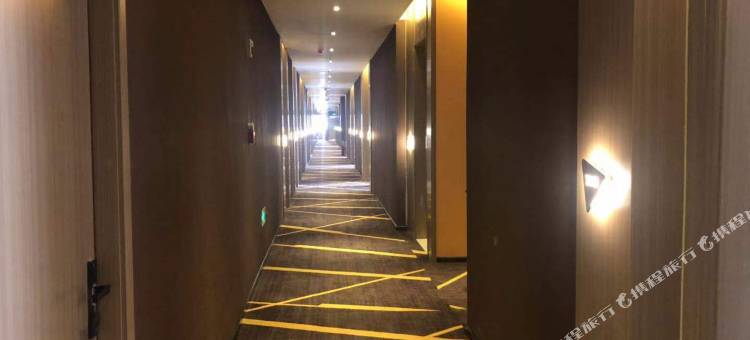 IU酒店(郑州郑东新区郑大一附院店)图片