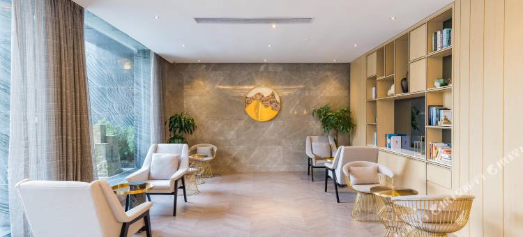 麦新格精品酒店(上海陆家嘴源深路地铁站店)图片