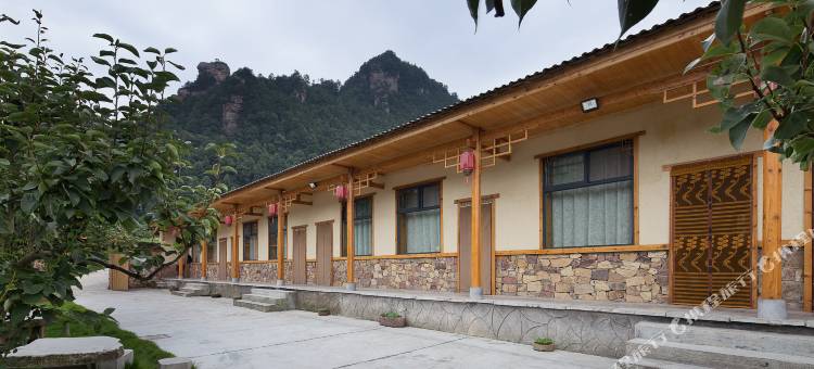 张家界半坡·辉旺山居民宿(张家界森林公园店)图片