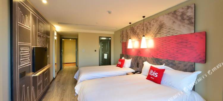 宜必思酒店(乌鲁木齐美美购物中心自治区博物馆店)图片