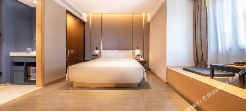 深圳龙岗石芽岭地铁站亚朵酒店图片