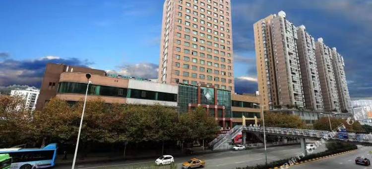多彩四季酒店(贵阳油榨街地铁站店)图片