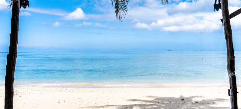 依撒拉兰塔酒店(Isara Lanta Beach Resort)图片