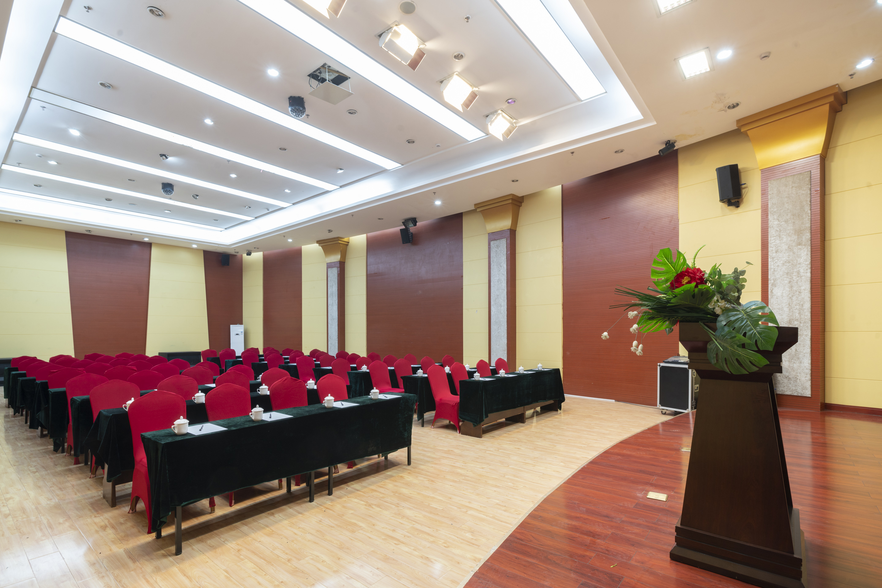 Qitai yunchuang Garden Hotel Over view