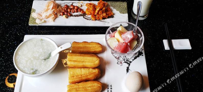 康定郦湾雅布达酒店(情歌广场店)图片