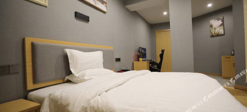 LC电竞主题酒店(黎川古城第一中学店)图片