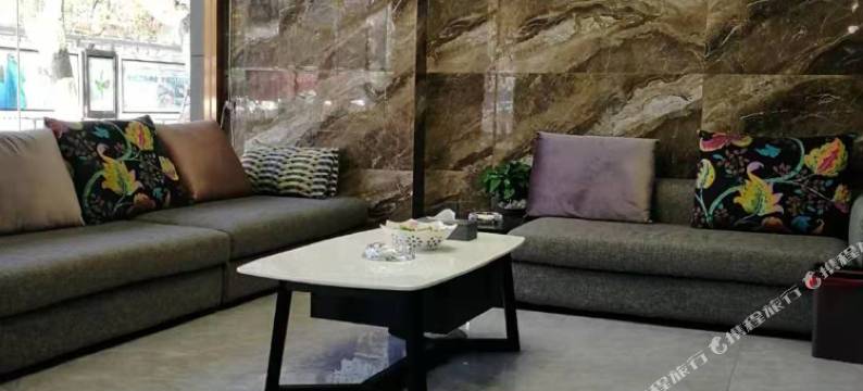 昆明云之家酒店(弥勒寺公园店)图片