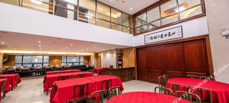 湛江滨海国际公寓(荣基广场观海长廊店)图片