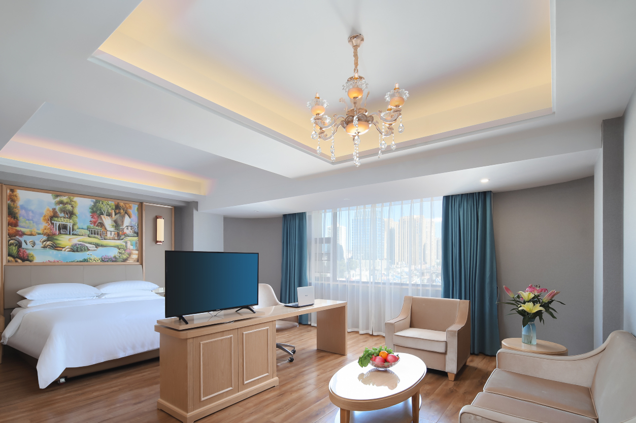 Vienna Hotel (Kunming Baiyun Road Metro Station Jiang'an) Hotel Overview