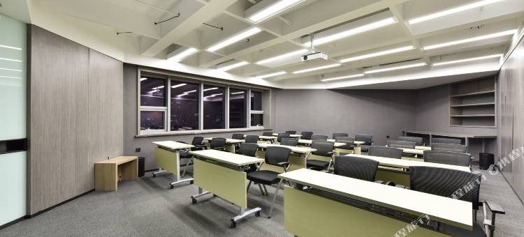 天津滨海第一大街亚朵酒店图片