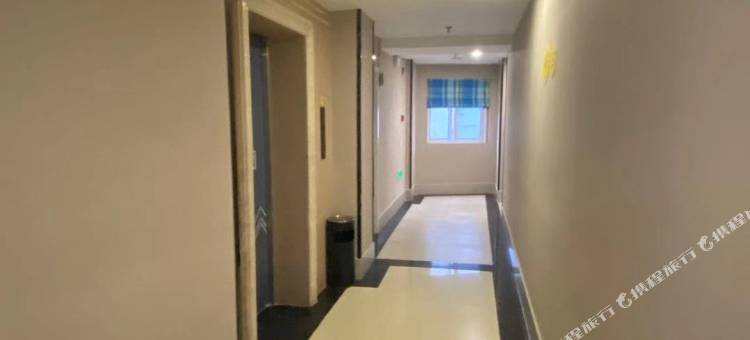 易佰酒店(宁波天一广场鼓楼地铁站店)图片