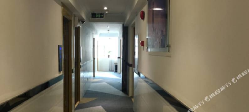 深圳鸿泰商务宾馆(向西村地铁站店)图片