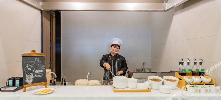 杭州转塘宋城美院亚朵酒店图片