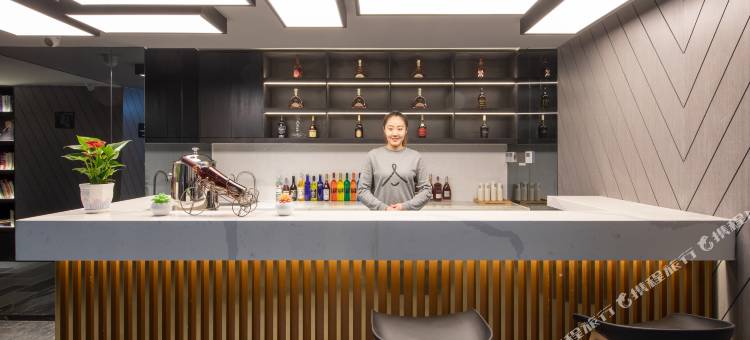 呼和浩特鼓楼将军衙署地铁站亚朵轻居酒店图片