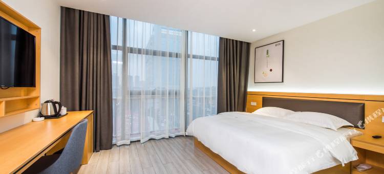 青季酒店(苏州盛泽大润发舜新中路店)图片