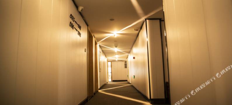 云鼎青年文艺酒店(许昌胖东来天使城店)图片