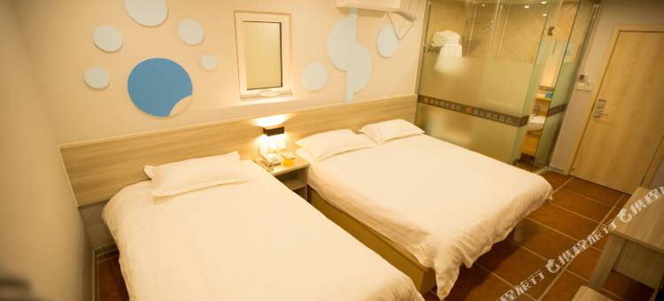 骏怡精选酒店(唐山爱琴海火车站店)图片